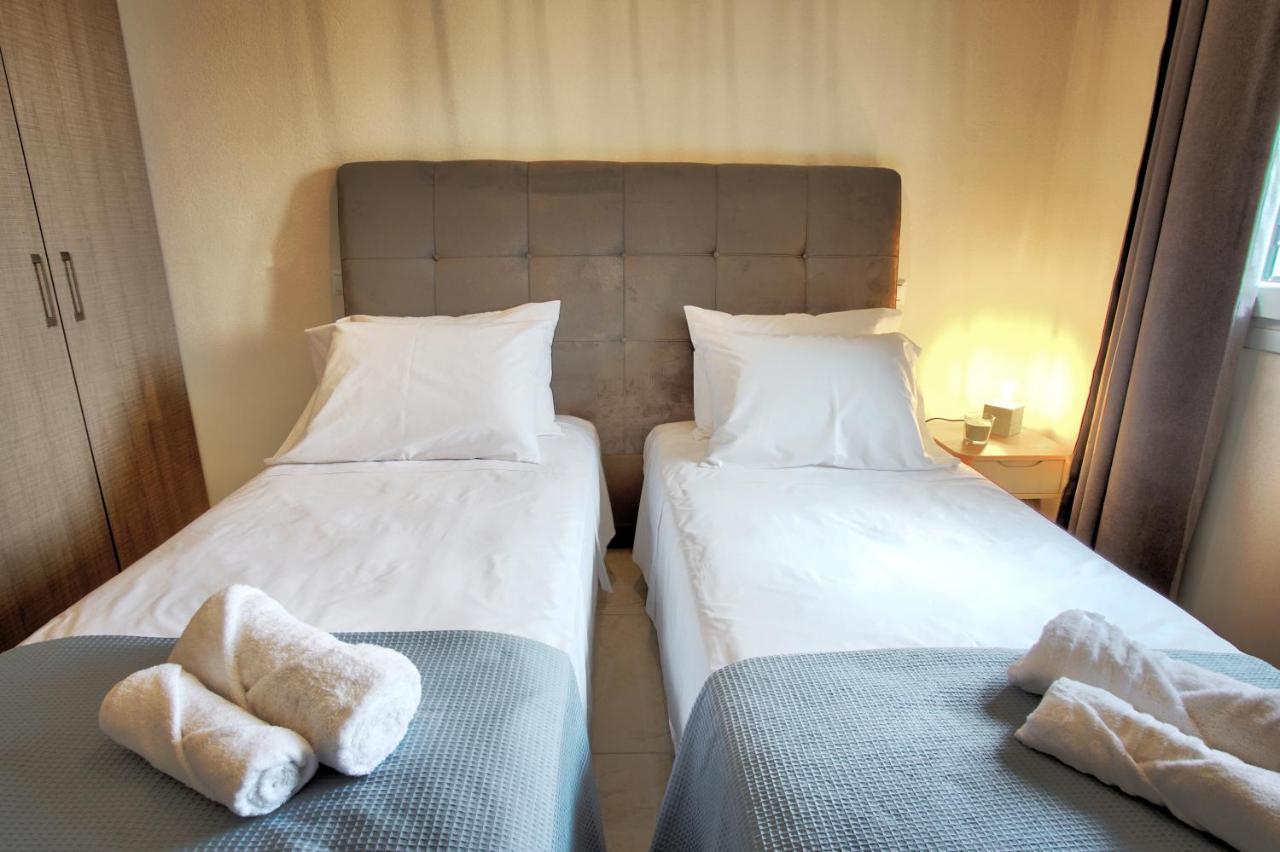 Sweet Apricot Apartment Pelekas Bagian luar foto